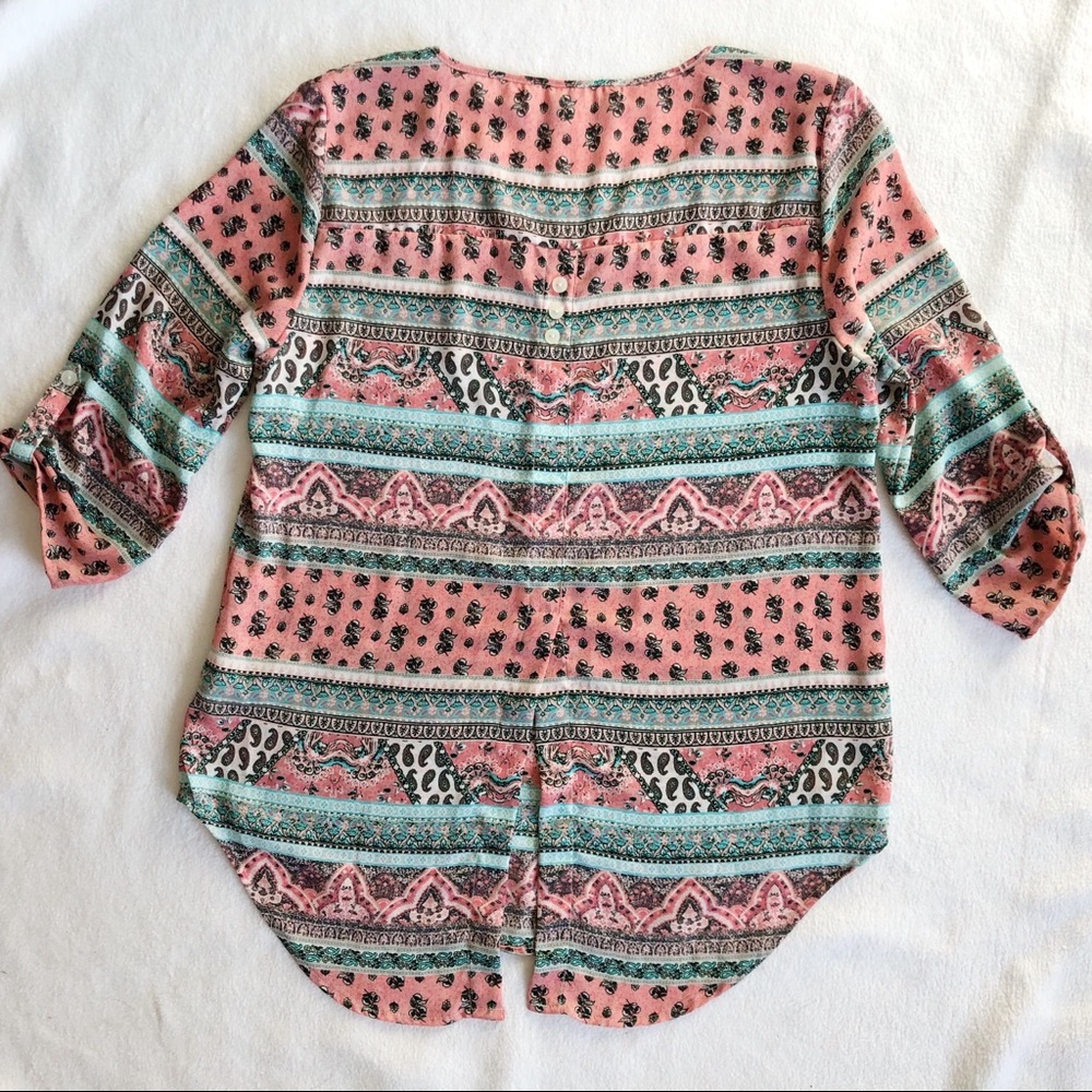 Pink Republic Women’s Salmon Turquoise Print Paisley Boho Flowy Top, size Medium - Picture 12 of 16